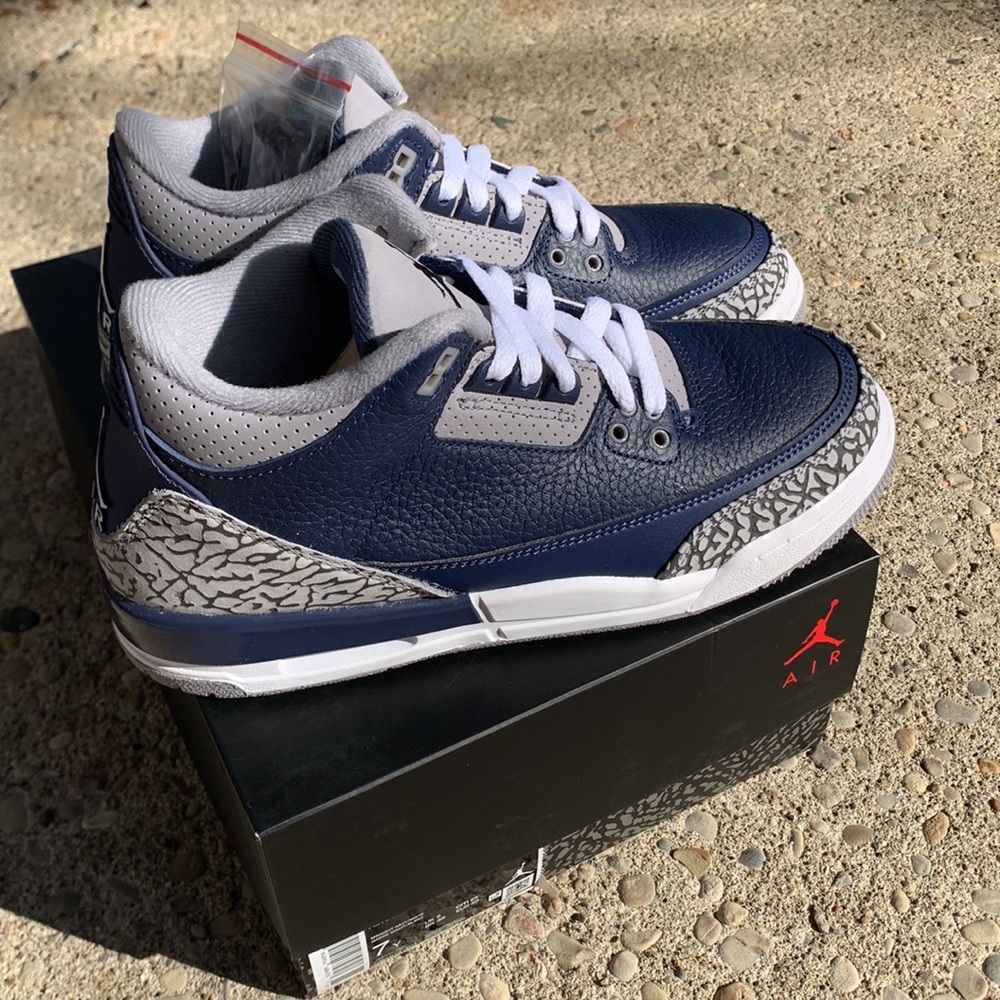 New Jordan 3  Retro Georgetown Size  7Y / 8.5 women - Picture 4 of 15
